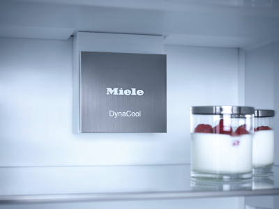 Встраиваемый холодильник Miele K 7433 E